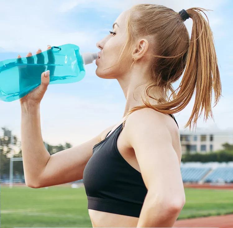 compact-hydration-pack:-collapsible-water-bottle-pouch-&-small-bag-of-water