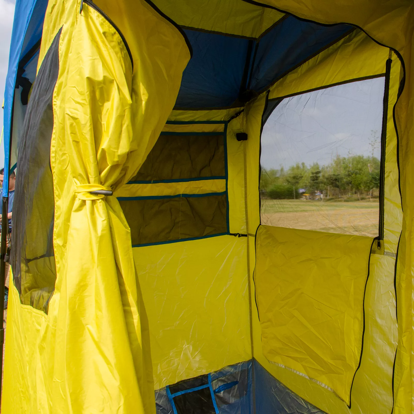 Versatile 2-Room Camping Tent with Pop-Up Shower and Toilet Facilities - Complete with Screen & Awning for Privacy Versatile 2-Room Camping Tent with Pop-Up Shower and Toilet Facilities - Complete with Screen & Awning for Privacy