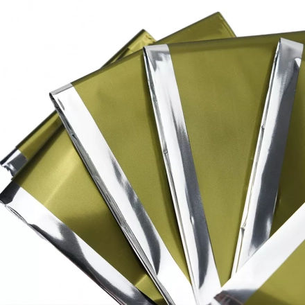 Ultimate Protection: Mylar Emergency Blanket with Superior Foil Insulation - Essential Survival Gear