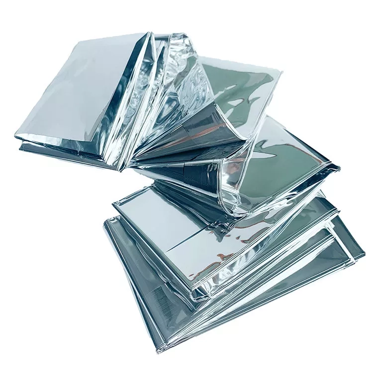 Ultimate Protection: Mylar Emergency Blanket with Superior Foil Insulation - Essential Survival Gear (8)