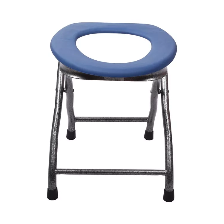 Ultra-Convenient Foldable Camping Toilet: Portable Commode Chair for Outdoor Expeditions (5)